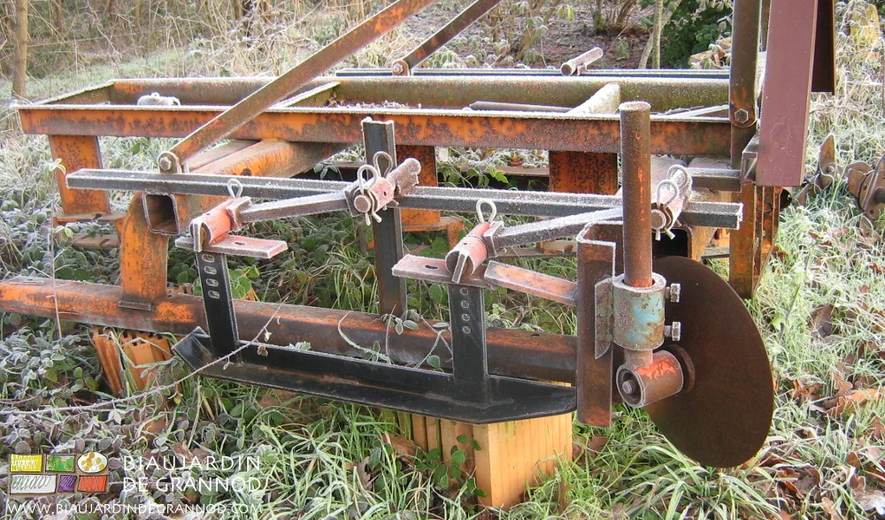 photo de la tentative d'adaptation de houe tradi avec déflecteurs