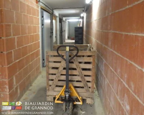 photo du couloir bien roulant pour amener les légumes dans les locaux qui leur sont adaptés