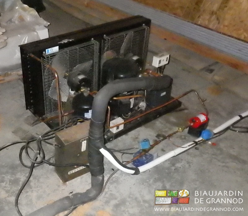 photo du groupe froid de remplacement, d'occasion lui aussi