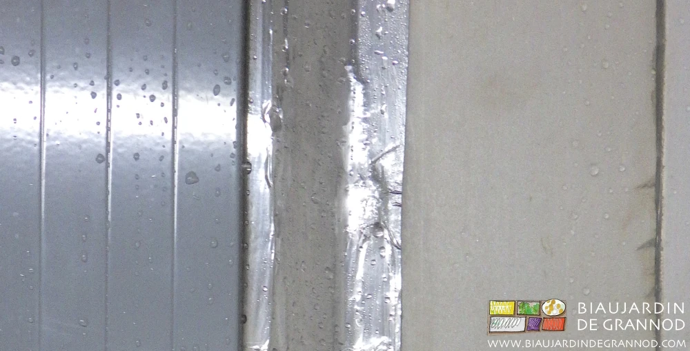 photo des bandes de joints étanches autocollants