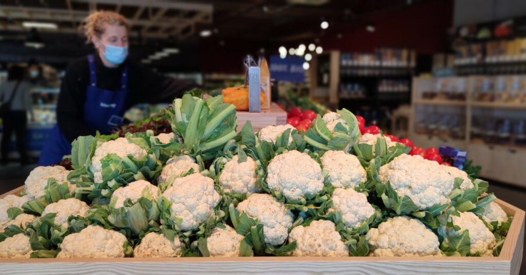 Super présentation de nos beaux choux fleurs d’automne au Biocoop de Chalon-Chatenoy