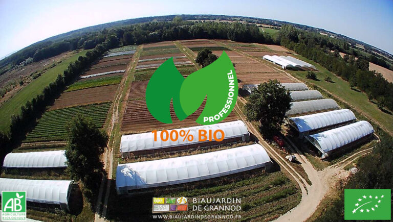 photo par drone de notre Biau Jardin de Grannod et logos bio officiels et 100% bio