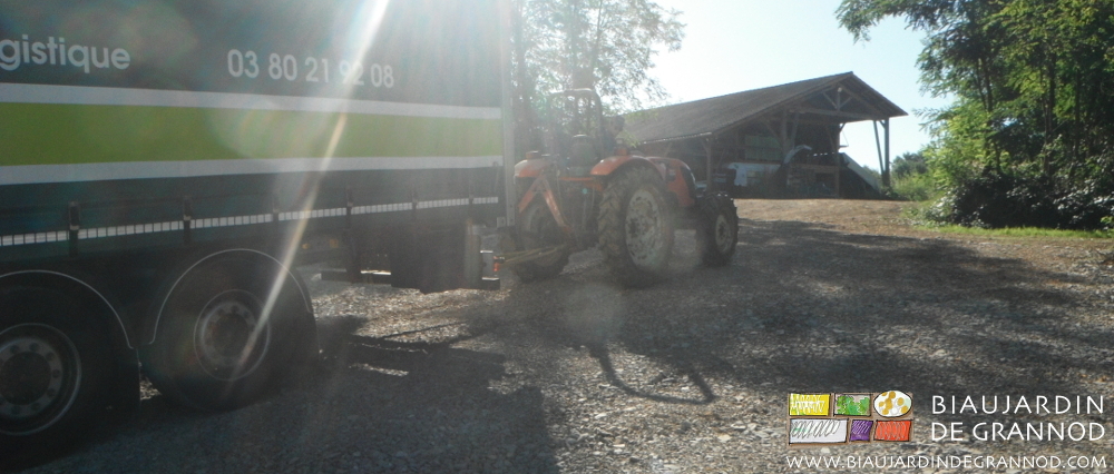 photo de la sangle au cul de la remorque pour aider le camion à ne plus patiner