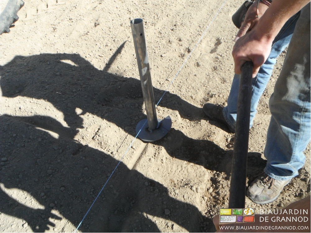 photo du pied amare et de la pause du bricolage de maintien