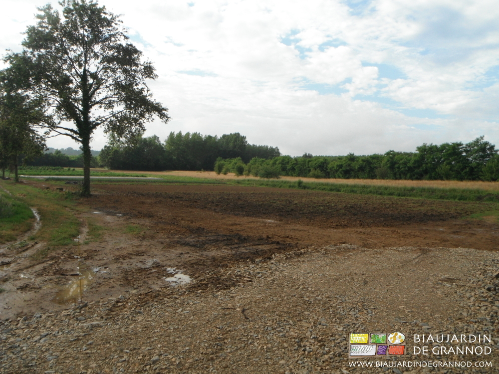 photo des cailloux mis en place pour un accès stable et garanti en confort par tous les temps