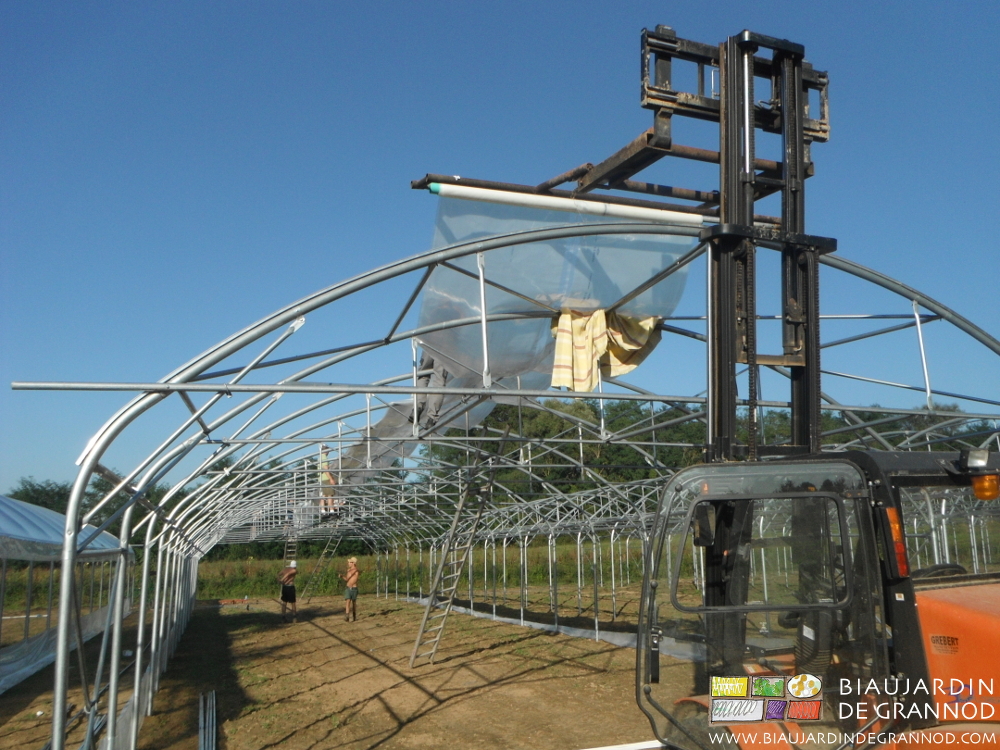 photo de déroulage de film de couverture tunnel avec le dérouleur