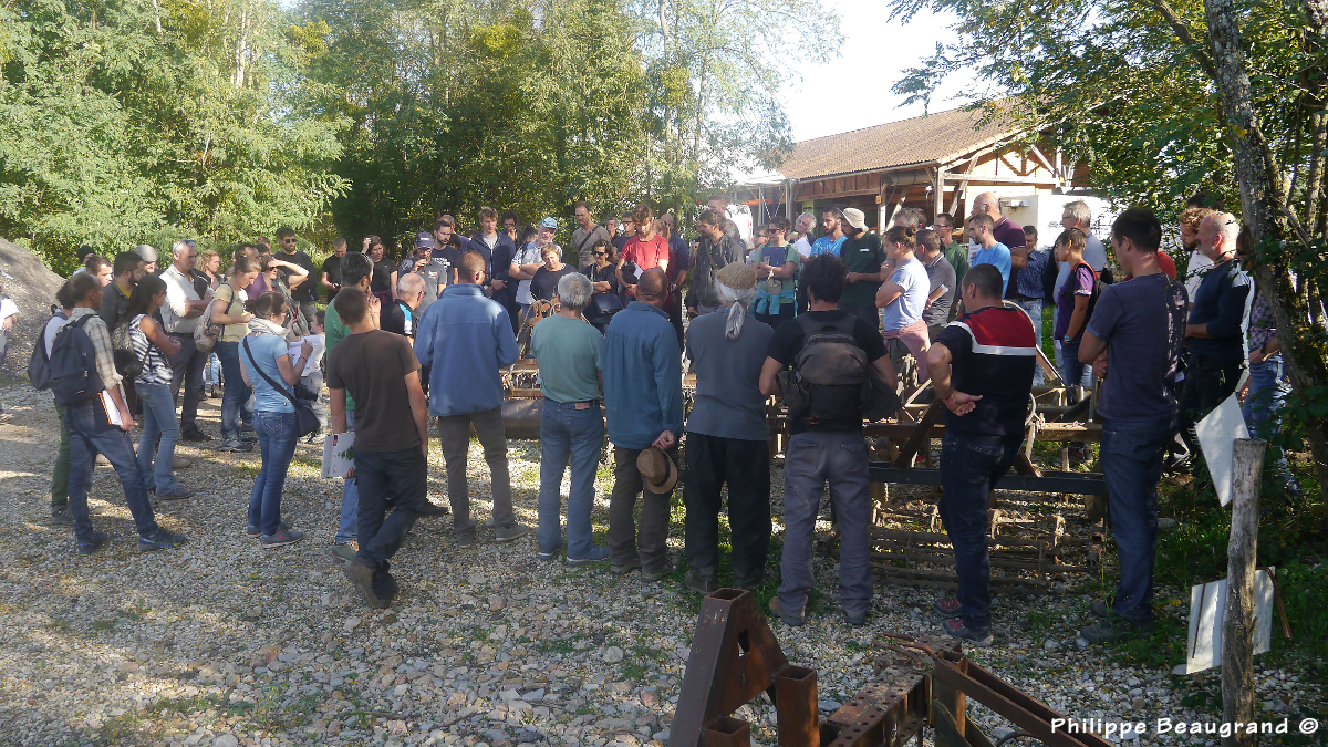 photo du groupe autour des matériels auto-construits ou pas