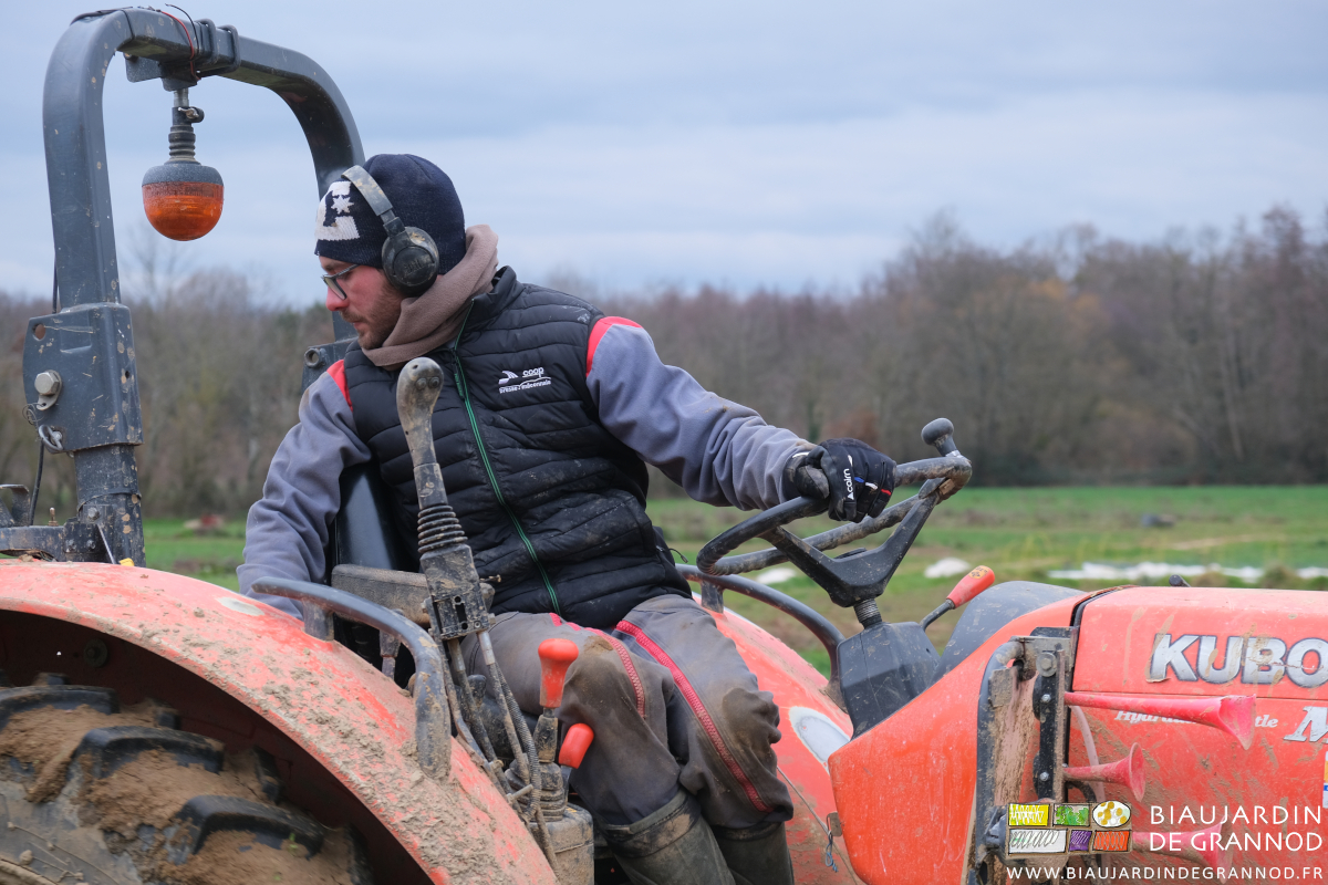 photo de Matthieu conduisant en torsion qui contrôler l'outil