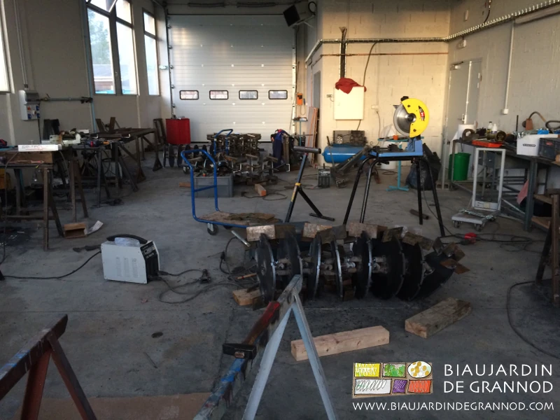 photo de l'atelier avec les roloflex en cours de fabrication