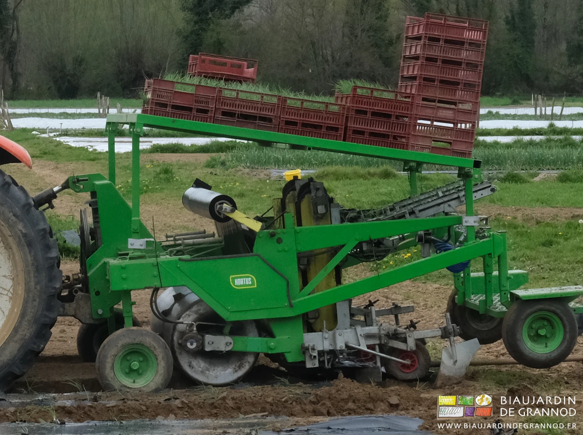 photo descriptive de la planteuse Hortec prête à travailler