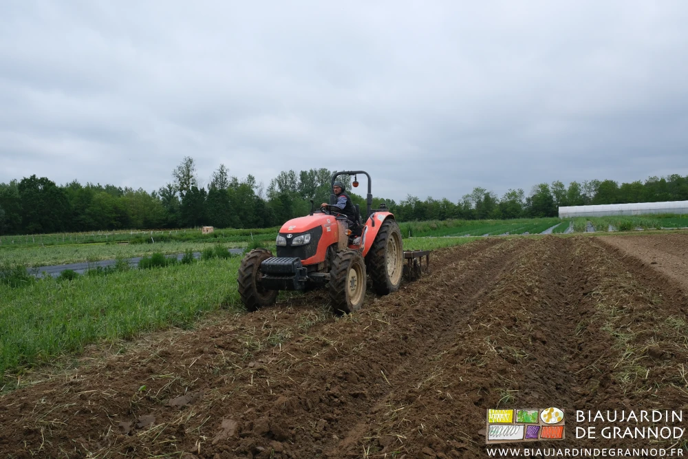 photo du montage des planches permanentes avec la butteuse auto-construite
