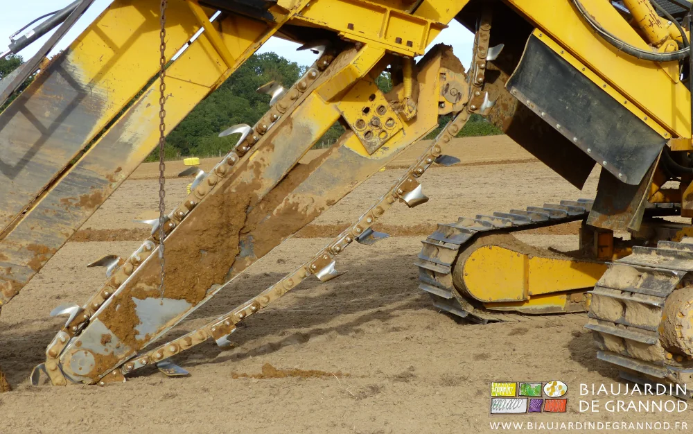 photo de la chaîne à godets de la trancheuse au repos