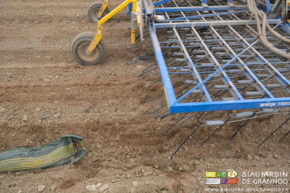 photo au même endroit du passage de la herse étrille