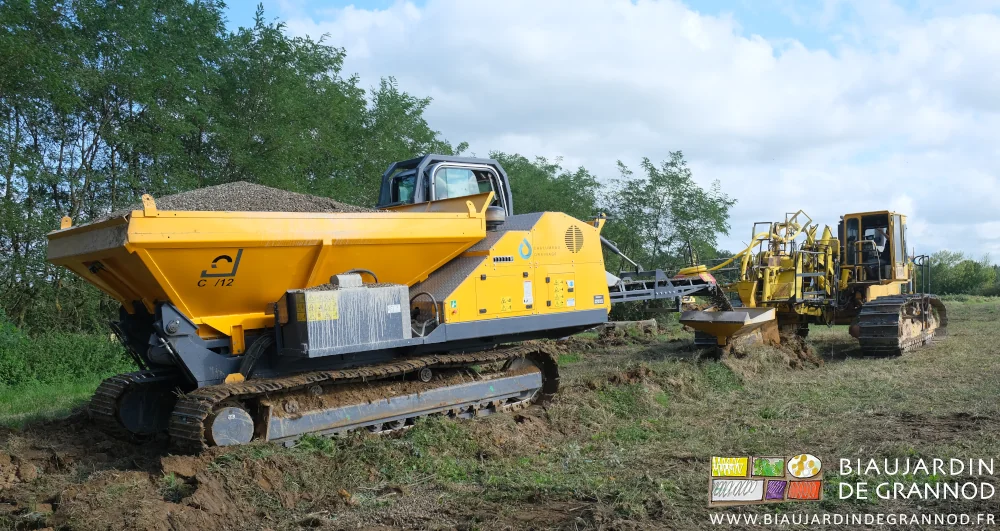 photo de la trémie accompagnant le sous-soleur pas sa gauche