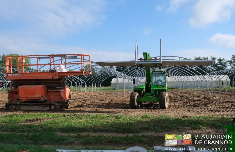 photo de approvisionnement d'une nacelle en barres de faîtage avec le merlo