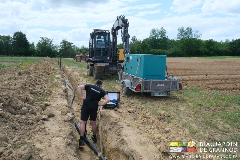 photo du matériel mobilisé pour le soudage de l'installation de distribution d'eau