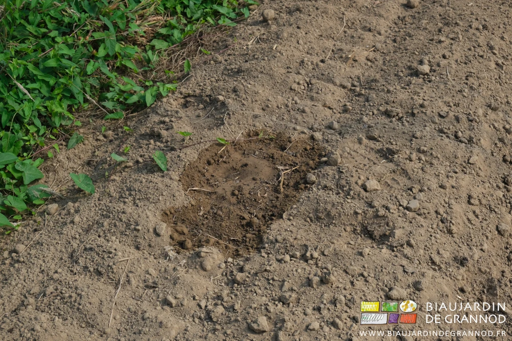 photo de la flaque d'eau au sol due à la purge de l'installation fixe