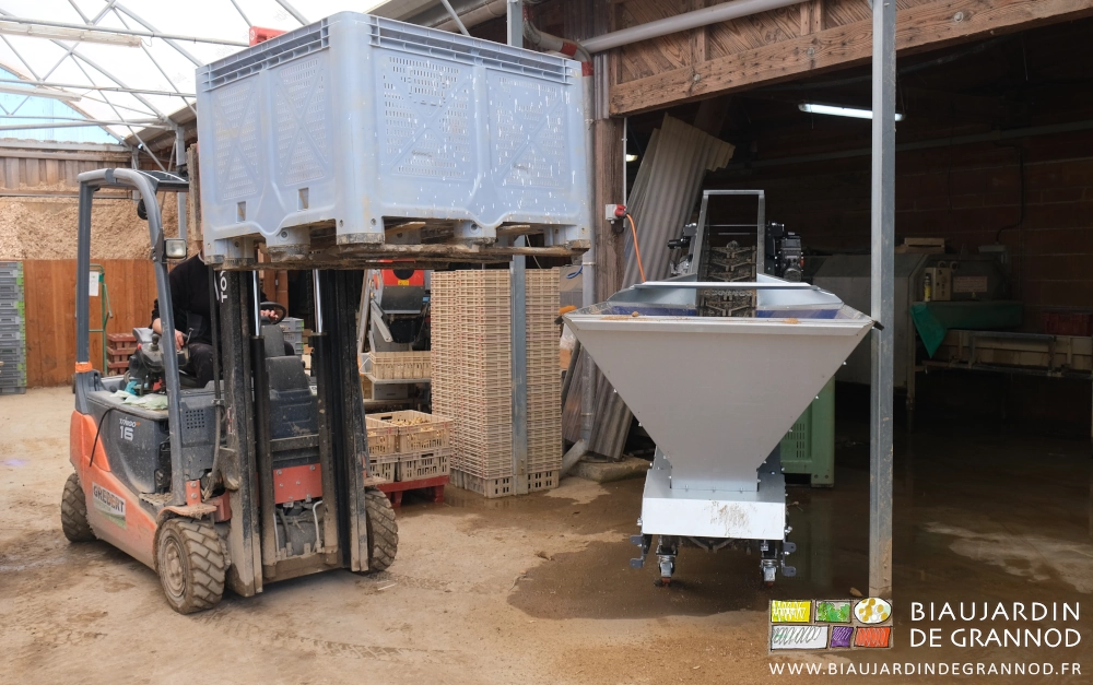 photo due la levée d'un palox près de la trémie du déterreur